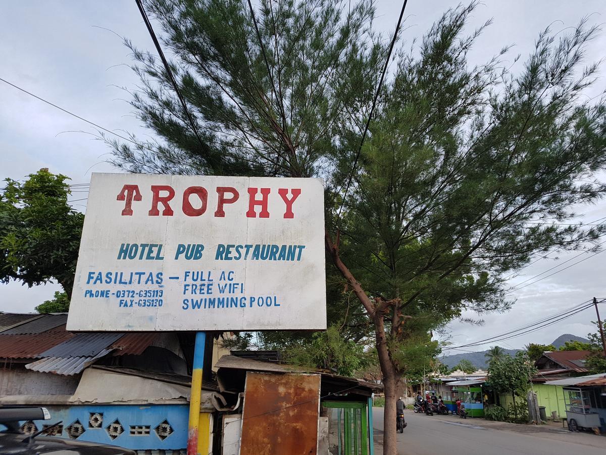 Trophy Hotel Sumbawa Besar エクステリア 写真